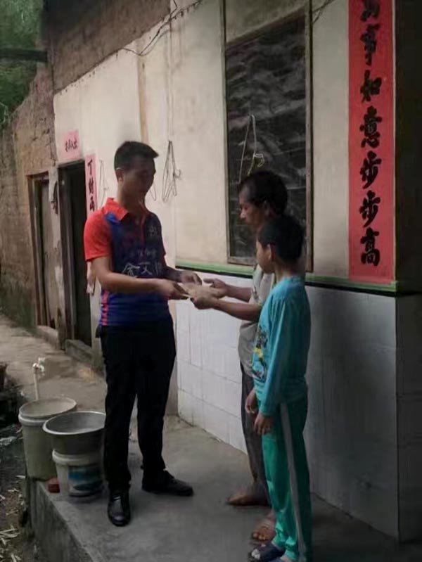 健全活动，致力善举，兴宁9001cc金沙足球队好样的！